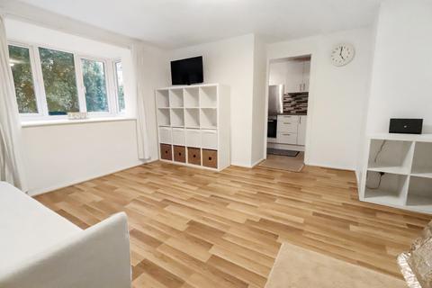 2 bedroom flat for sale - Shortlands Close, Belvedere, DA17