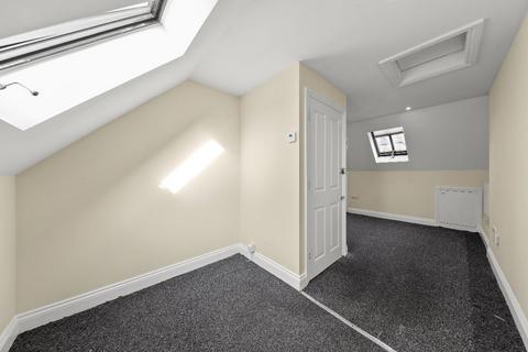 2 bedroom flat for sale, Golfe Road, Ilford IG1