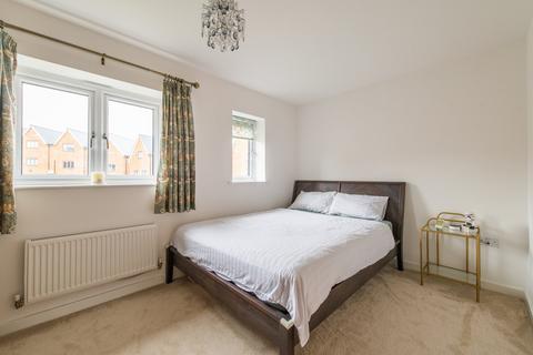 2 Paris Drive, Northfleet, Gravesend, DA11 8GU