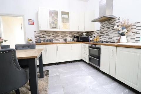 4 bedroom terraced house for sale, 26 Woodbank Terrace, Mossley, Ashton-under-Lyne, OL5 0SP