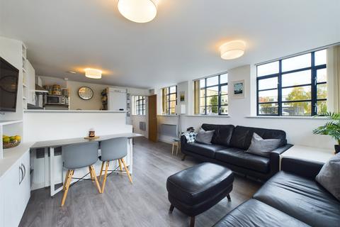 2 bedroom apartment for sale, O'Gorman Avenue, Farnborough, Hampshire, GU14