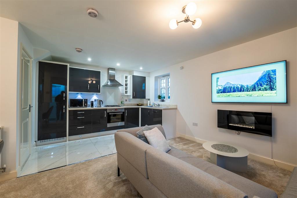 Waters Edge, Kings Sconce Avenue, Newark 2 bed terraced house for sale