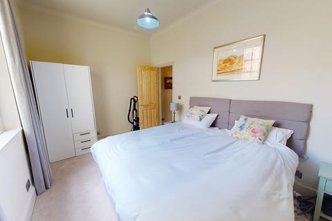 1 bedroom flat to rent, Regency Square, Brighton, BN1