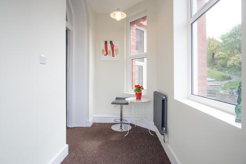 2 bedroom ground floor flat for sale, Siliwen Road, Bangor LL57