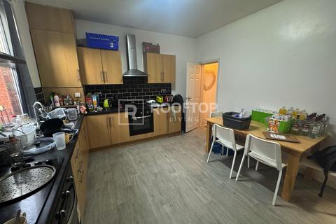 undefined, Chestnut Avenue, Leeds LS6