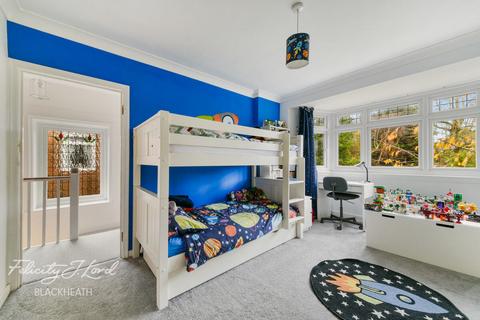 8 Mereworth Drive, London, SE18 3EE