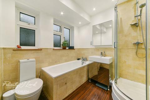 8 Mereworth Drive, London, SE18 3EE