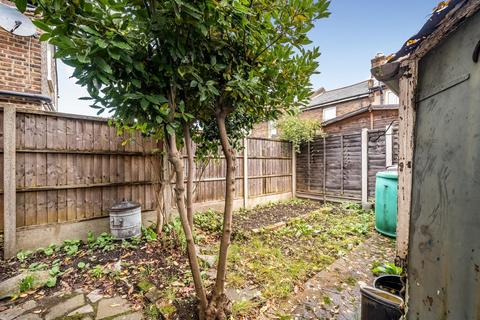 21 Hassendean Road, London, SE3 8TR