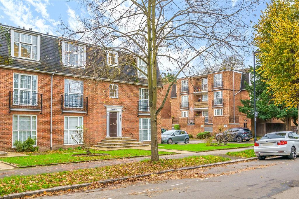 Queen Annes Place, Wellington Road, Enfield, EN1 1 bed flat for sale