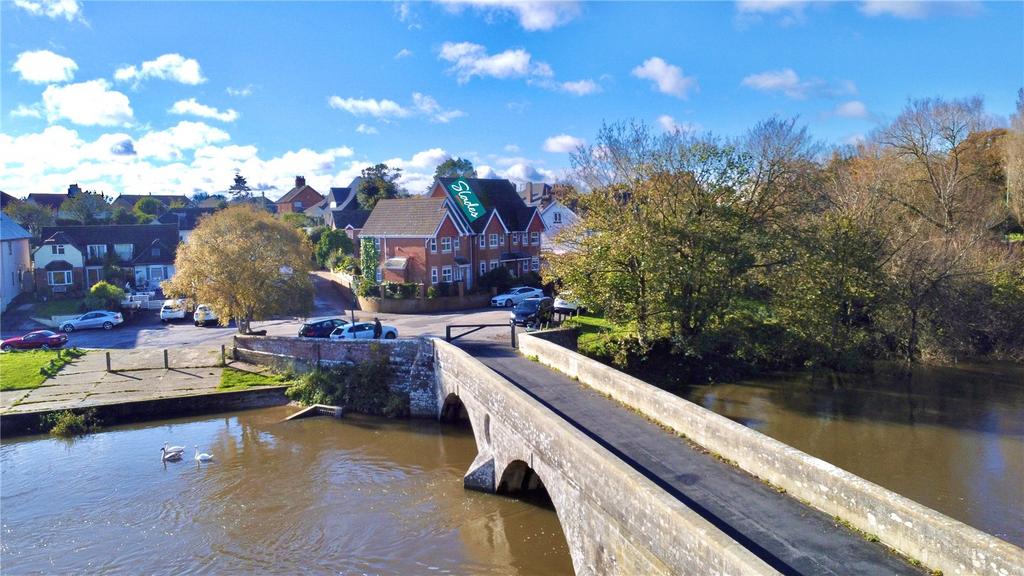Old Bridge Road, Iford, Bournemouth, Dorset, BH6 3 bed terraced house for sale £465,000