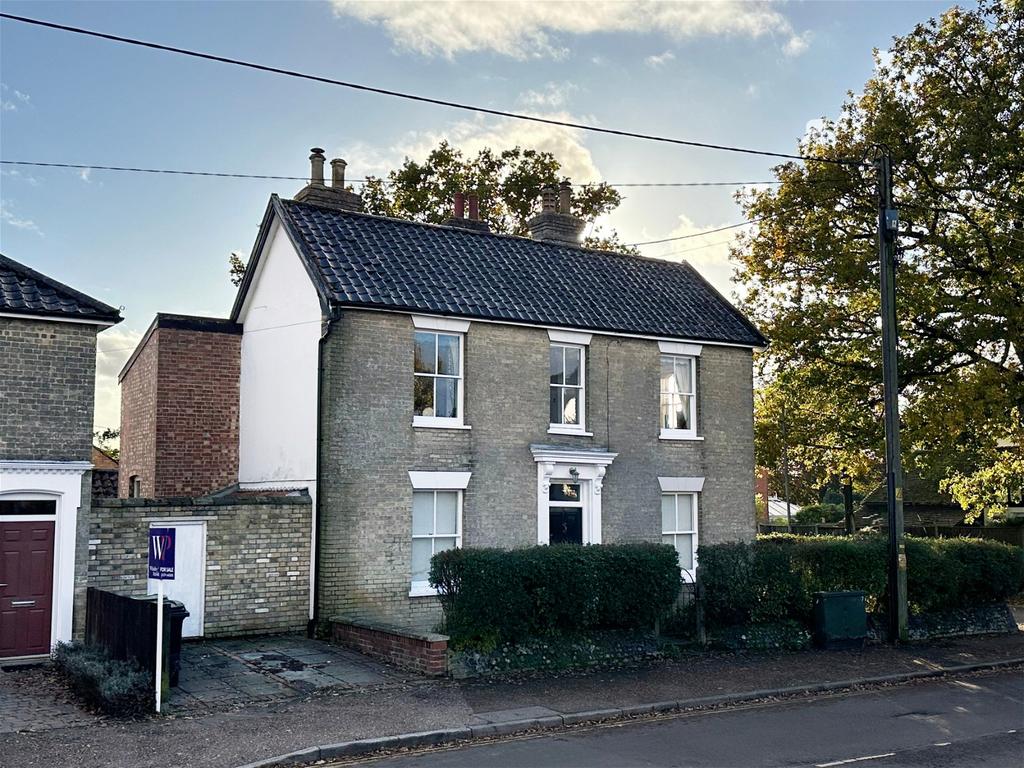 Roydon Road, Diss 3 bed semidetached house for sale £375,000
