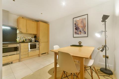 2 bedroom apartment for sale, Flagstaff House, St. George Wharf, Vauxhall, SW8