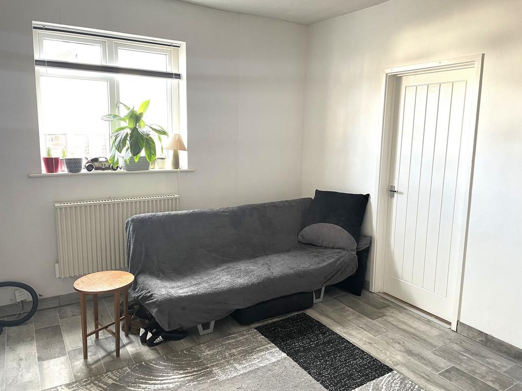 Cranfield, Bedford MK43 2 bed ground floor flat to rent £1,100 pcm (£