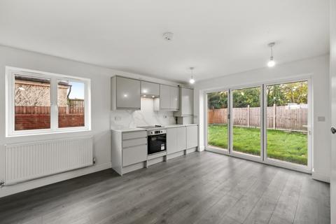 3 bedroom flat for sale, Watford, WD25