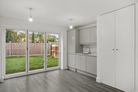 3 bedroom flat for sale, Watford, WD25