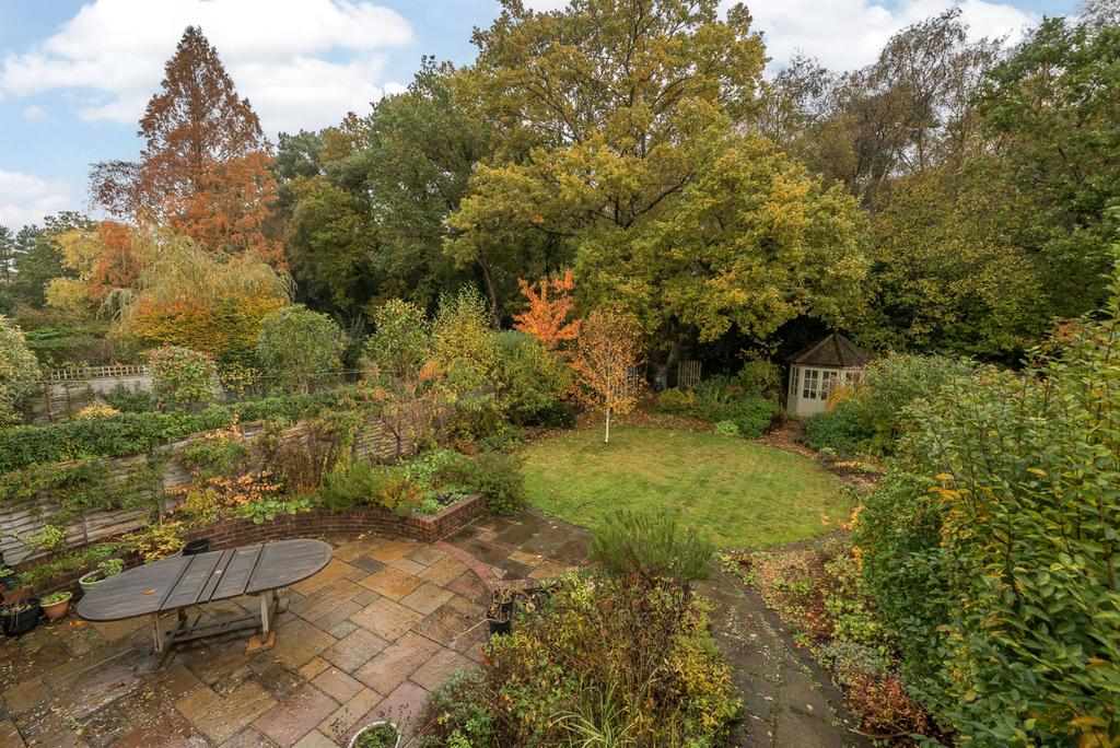 Red House Lane, Elstead, GU8 4 bed detached house for sale £925,000
