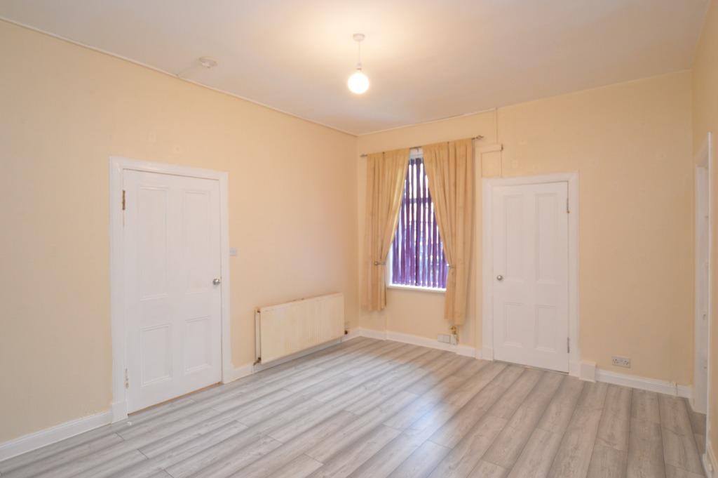 Lawrence Street, Buckhaven, KY8 2 bed flat £525 pcm (£121 pw)