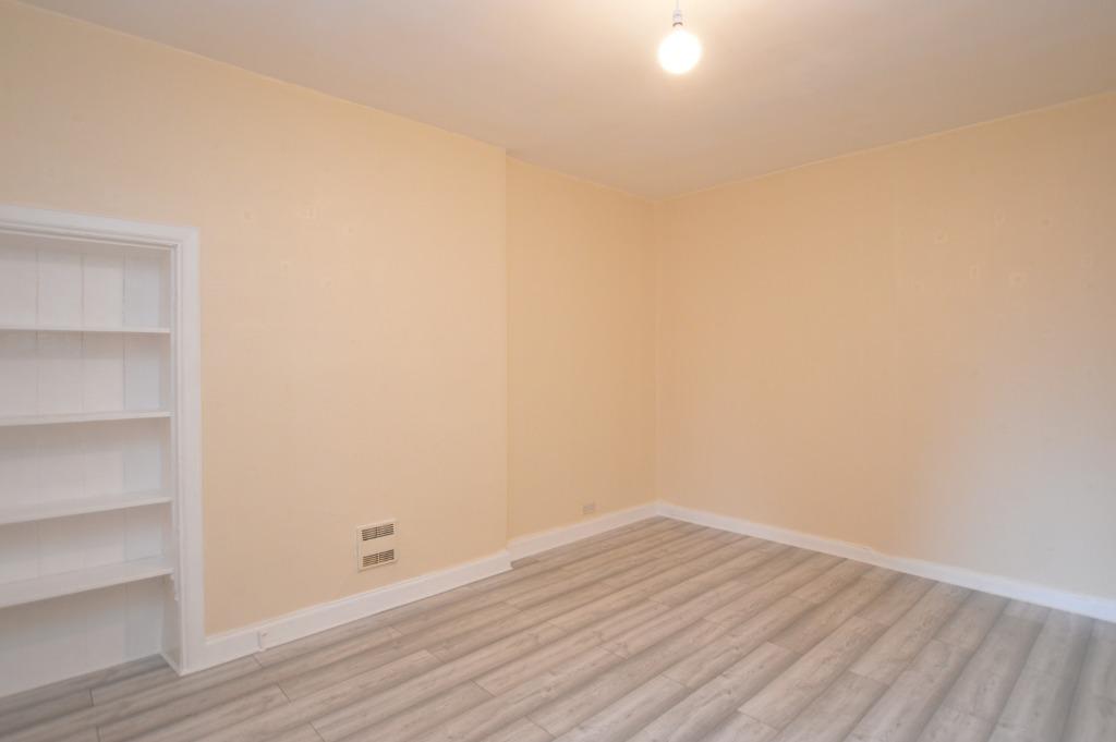 Lawrence Street, Buckhaven, KY8 2 bed flat £525 pcm (£121 pw)