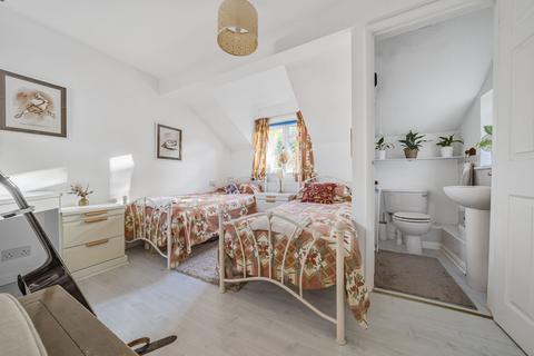 43 Burden Way, Guildford, GU2 9RB