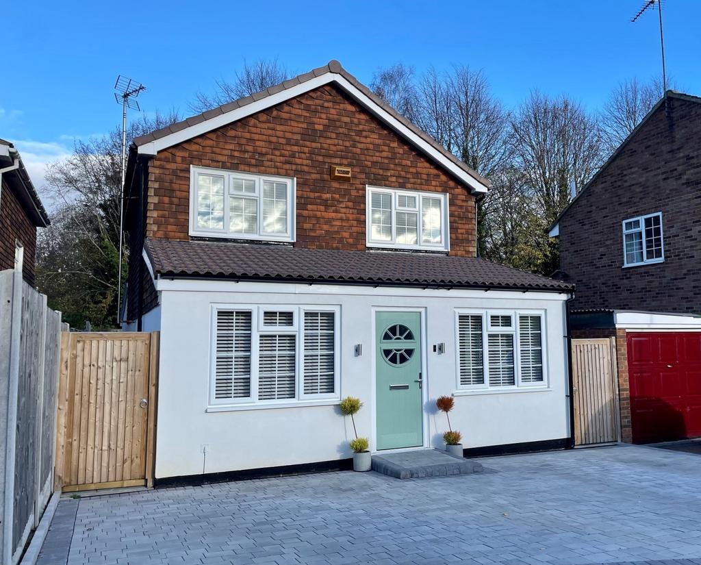 Bushey Close, Buckingham 3 bed detached house for sale £459,995