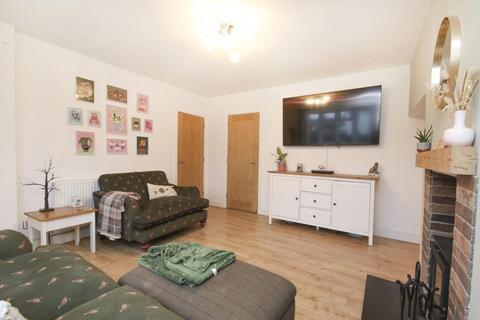 2 bedroom end of terrace house for sale, Avondale Road, Coventry CV8