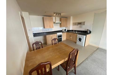 2 bedroom flat to rent - WOODGRANGE HOUSE, UXBRIDGE ROAD, LONDON, EALING