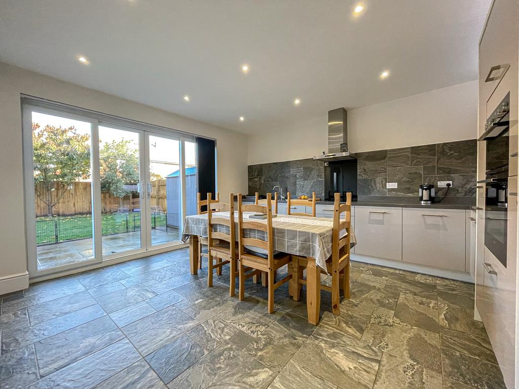 35 Apple Grove - Kitchen