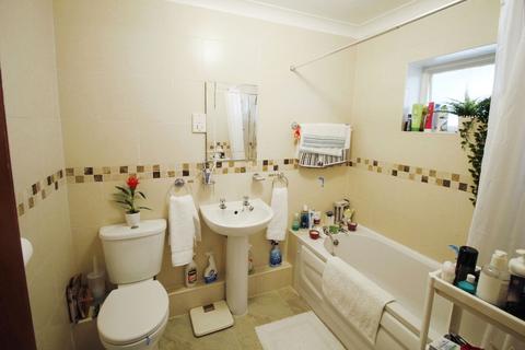 2 bedroom apartment for sale, 3 Brandon Court, Russell Road Rhyl