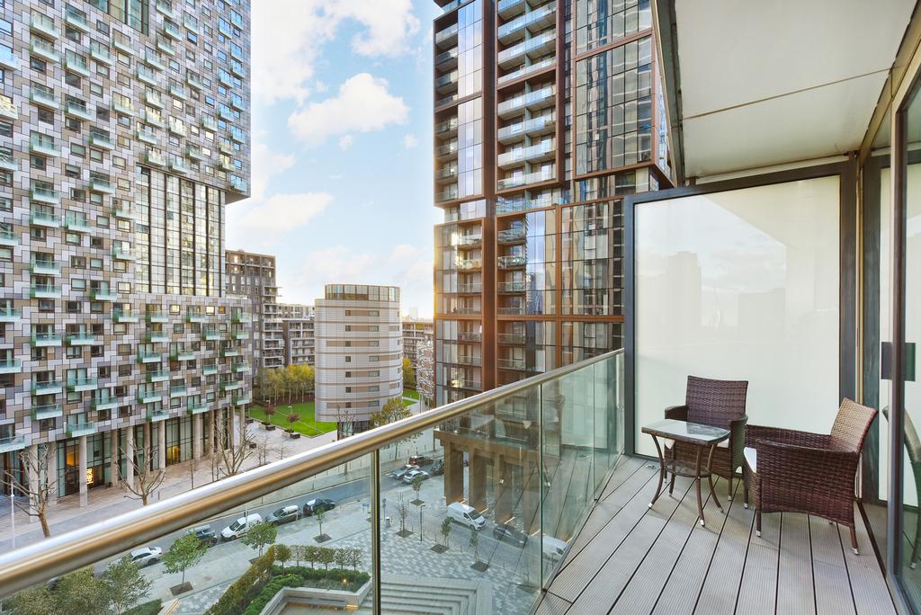 Flat 703, Laker Court (12).JPG