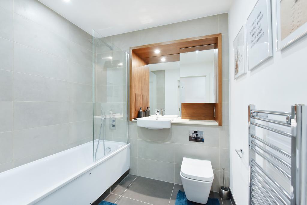 Flat 703, Laker Court (15).JPG