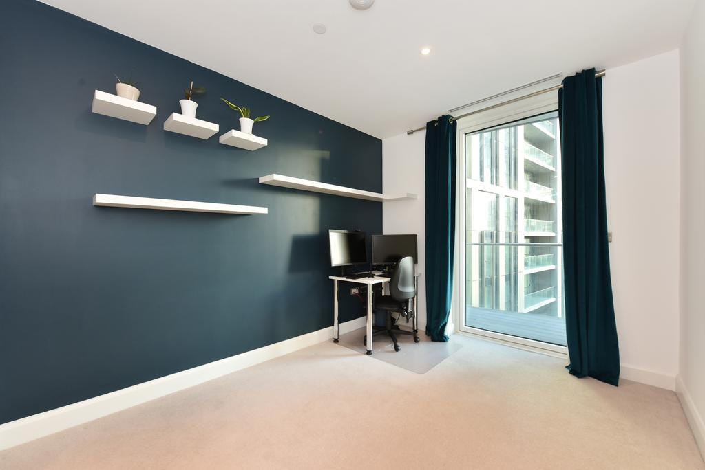 Flat 703, Laker Court (8).JPG