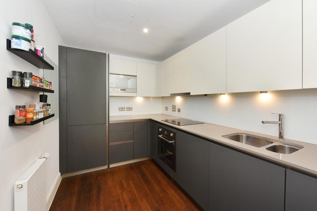 Flat 703, Laker Court (1).JPG