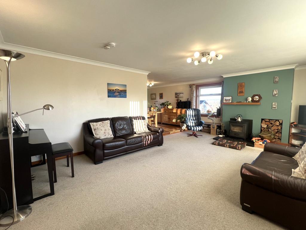 Ledgowan, 36 Rosshill Drive, MARYBURGH, IV7 8EN 5 bed detached villa