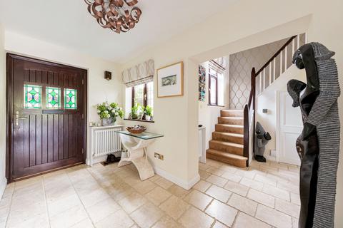 Kyrenia Wellington Hill, Loughton, IG10 4AH