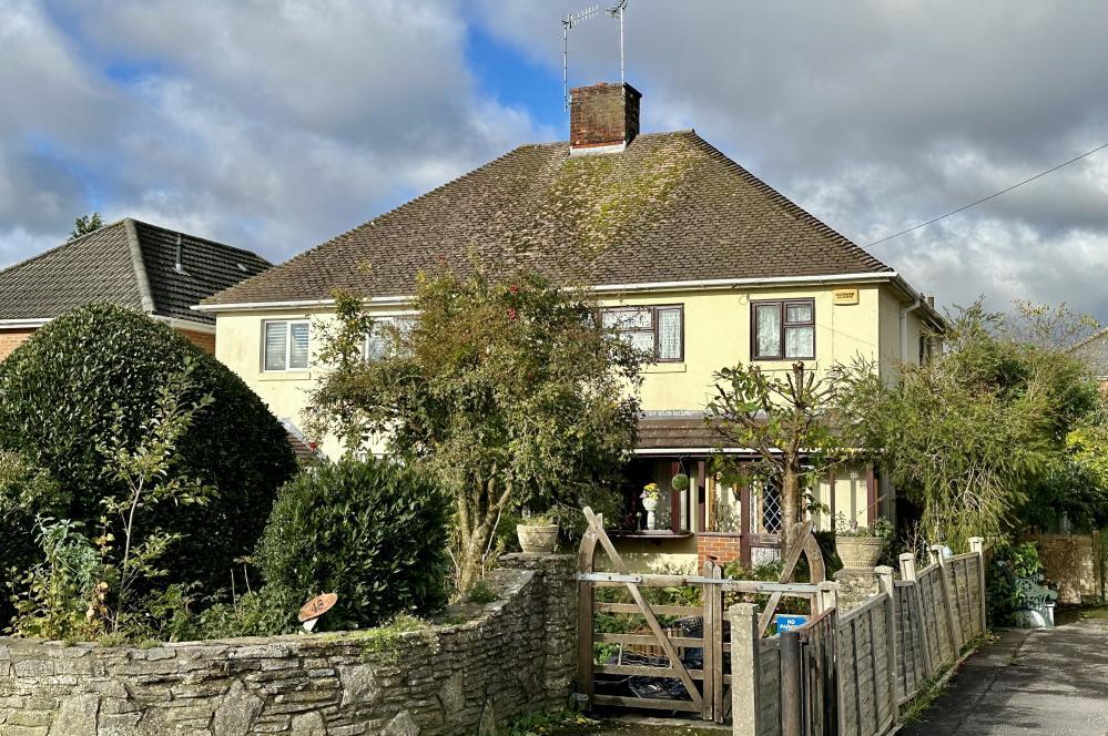 Fairlie Park, Ringwood, BH24 1TU 3 bed semidetached house for sale £345,000
