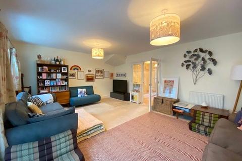 3 bedroom semi-detached house to rent, Park Mews, Oxted, Surrey, RH8