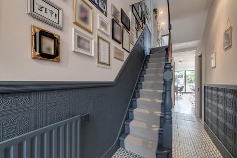 18 Adys Road, London, SE15 4DZ