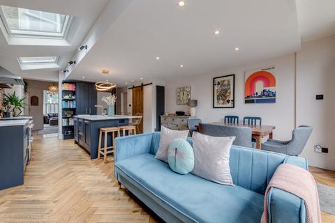 18 Adys Road, London, SE15 4DZ