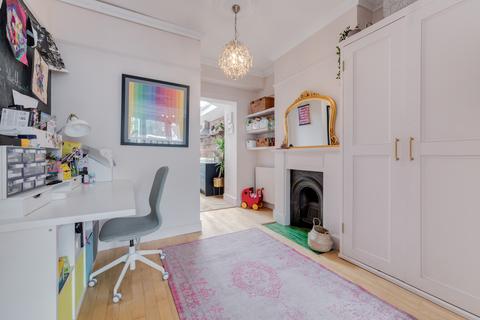 18 Adys Road, London, SE15 4DZ