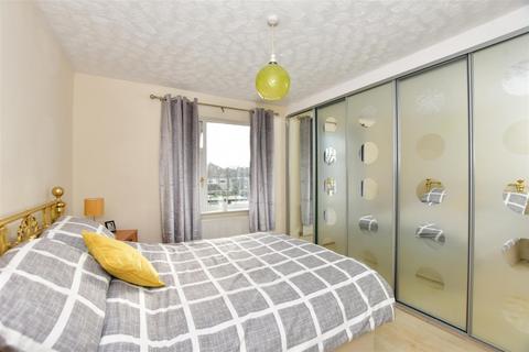 60 Hillcrest Road, Hornchurch, RM11 1EB