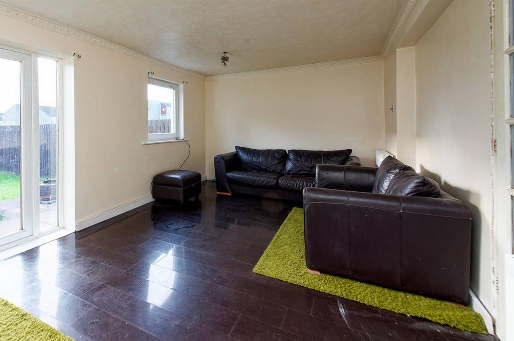 18 Medlar Road, Abronhill, Glasgow, G67 3AL 3 bed terraced house for