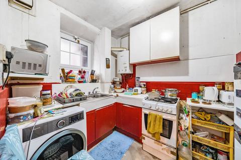 4 bedroom flat for sale, Clarence Road, Hackney, London, E5