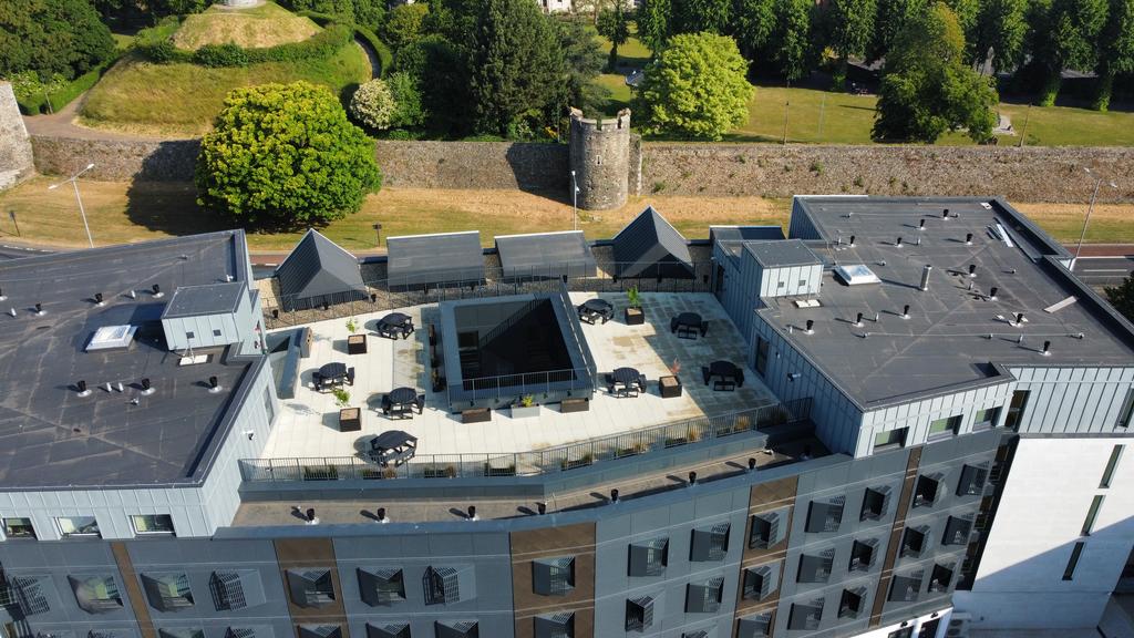 Currus Court Terrace1.jpg