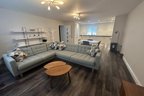 2 bedroom apartment to rent, Crossley Court, Town Centre