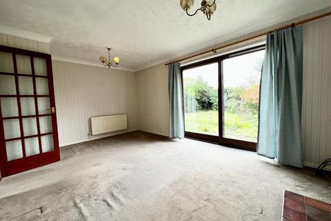 2 bedroom detached bungalow for sale - Wells Court, Mildenhall, Bury St. Edmunds, Suffolk, IP28