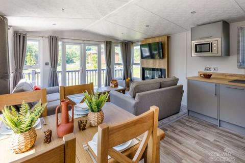 2 bedroom lodge for sale - Plas Isaf Lodge Retreat, Caerwys Hill CH7