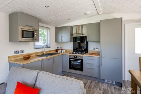 2 bedroom lodge for sale - Plas Isaf Lodge Retreat, Caerwys Hill CH7