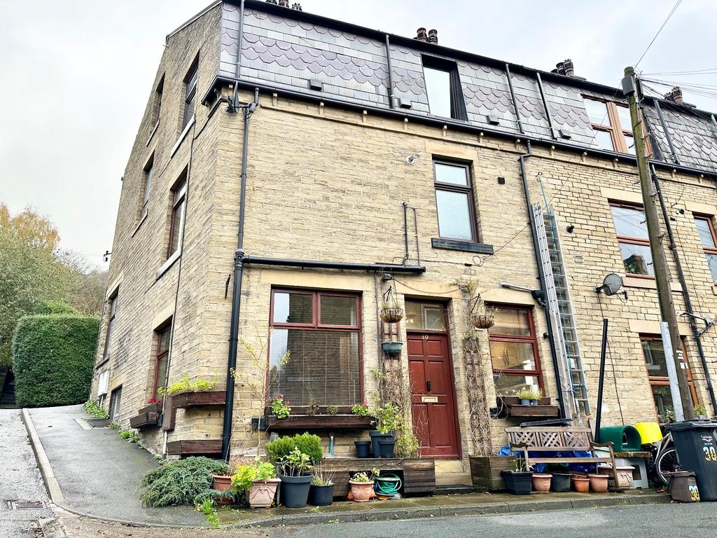 Broughton Street, Hebden Bridge, HX7 8JY 3 bed end of terrace house for