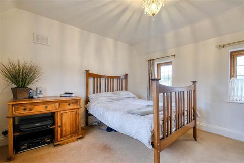 14a Castle Street, Astwood Bank, Redditch, B96 6DP