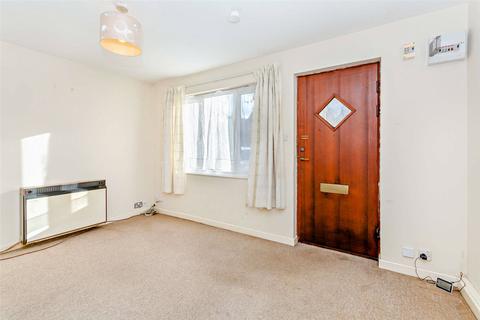 1 bedroom apartment for sale - Benwell Court, Sunbury-on-Thames, Surrey, TW16